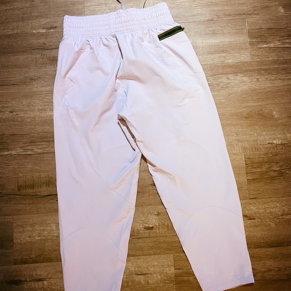 NWT Women’s Under Armour Unstoppable Ankle Pant - Picture 4 of 7